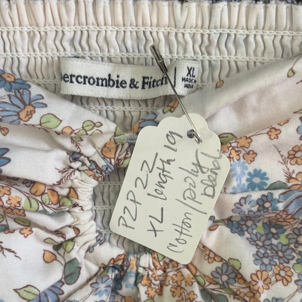 Abercrombie & Fitch soft cream